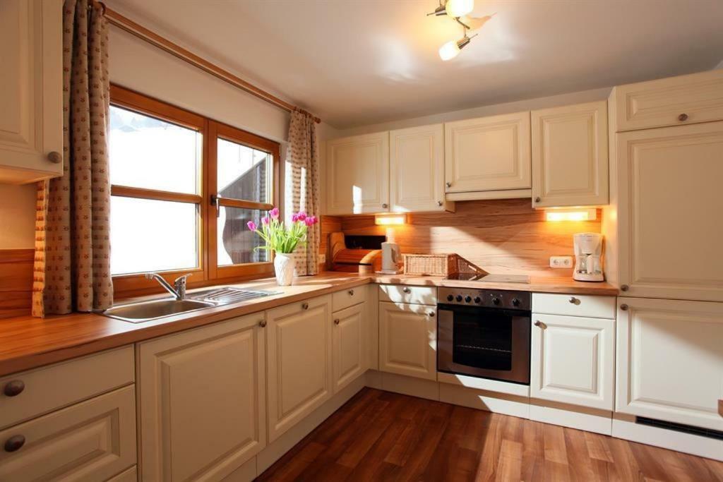 Appartamento Haus Waldhof Brixen im Thale Esterno foto